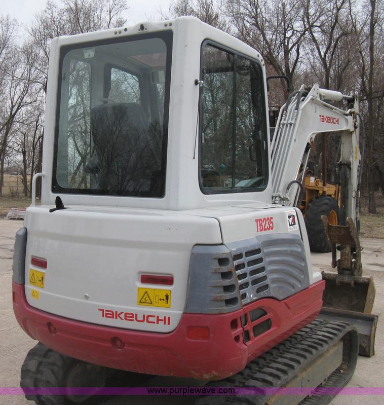 image for item I5580 2008 Takeuchi TB235 excavator
