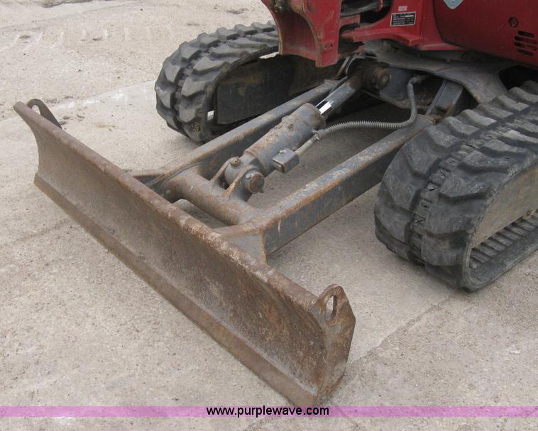 image for item I5580 2008 Takeuchi TB235 excavator