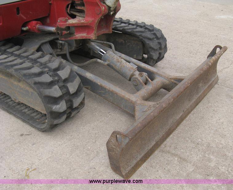 image for item I5580 2008 Takeuchi TB235 excavator