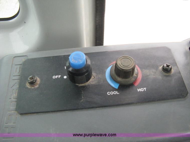 image for item I5580 2008 Takeuchi TB235 excavator