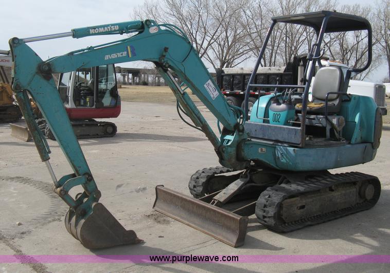 image for item I5581 1999 Komatsu PC27R-8 Advance excavator