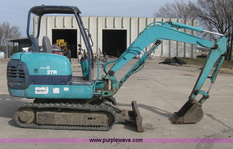 image for item I5581 1999 Komatsu PC27R-8 Advance excavator
