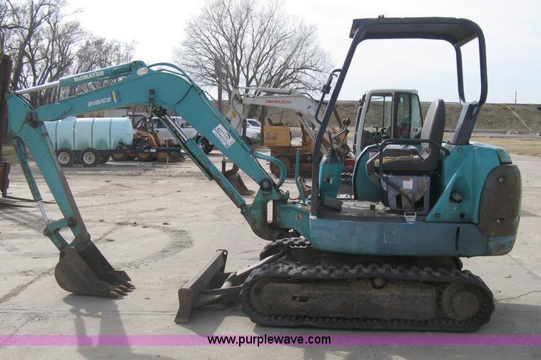 image for item I5581 1999 Komatsu PC27R-8 Advance excavator