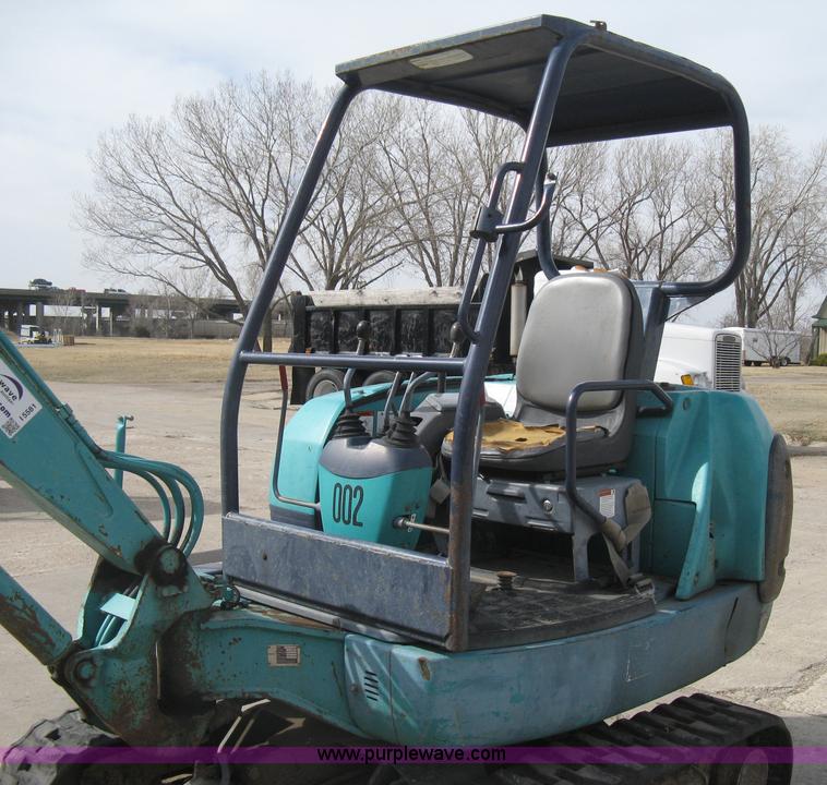 image for item I5581 1999 Komatsu PC27R-8 Advance excavator