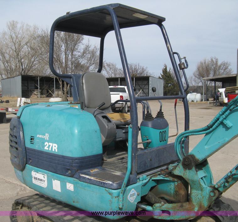 image for item I5581 1999 Komatsu PC27R-8 Advance excavator
