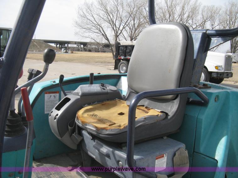 image for item I5581 1999 Komatsu PC27R-8 Advance excavator