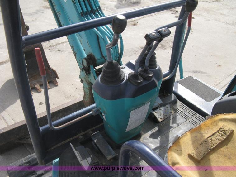 image for item I5581 1999 Komatsu PC27R-8 Advance excavator