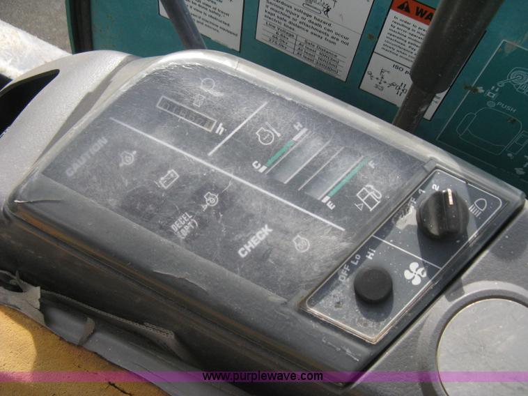 image for item I5581 1999 Komatsu PC27R-8 Advance excavator