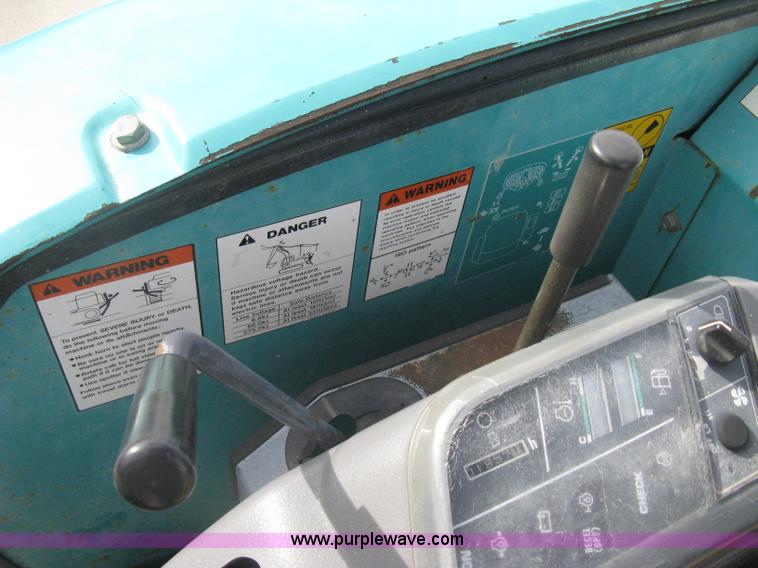 image for item I5581 1999 Komatsu PC27R-8 Advance excavator