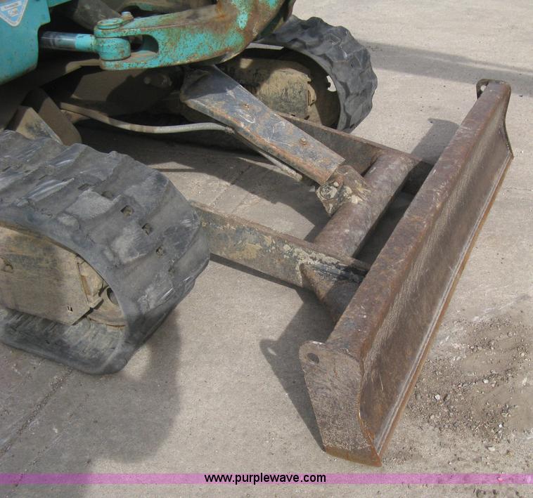 image for item I5581 1999 Komatsu PC27R-8 Advance excavator