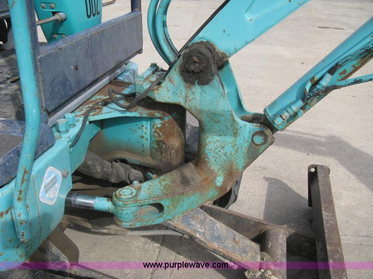 image for item I5581 1999 Komatsu PC27R-8 Advance excavator