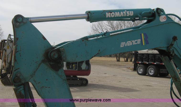 image for item I5581 1999 Komatsu PC27R-8 Advance excavator
