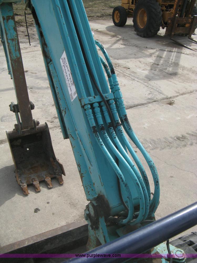 image for item I5581 1999 Komatsu PC27R-8 Advance excavator