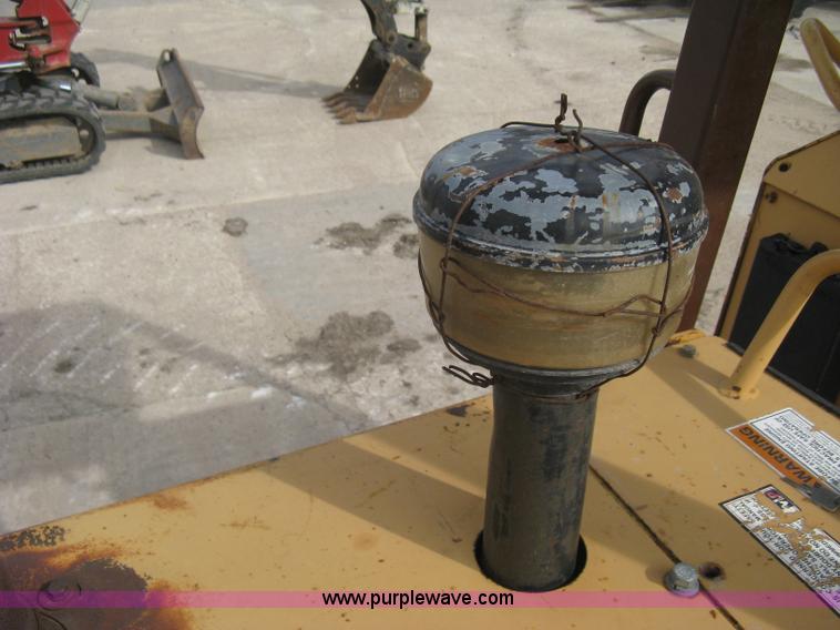 image for item I5582 1993 Case 550E long track dozer