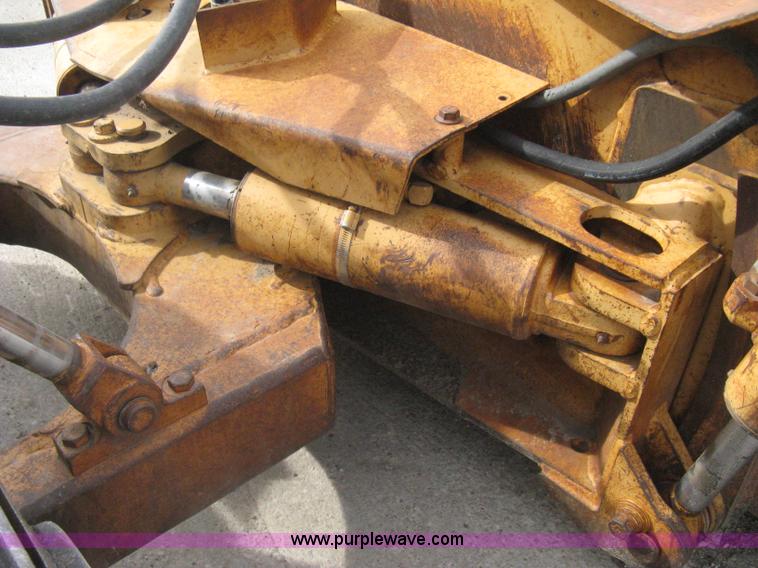 image for item I5582 1993 Case 550E long track dozer