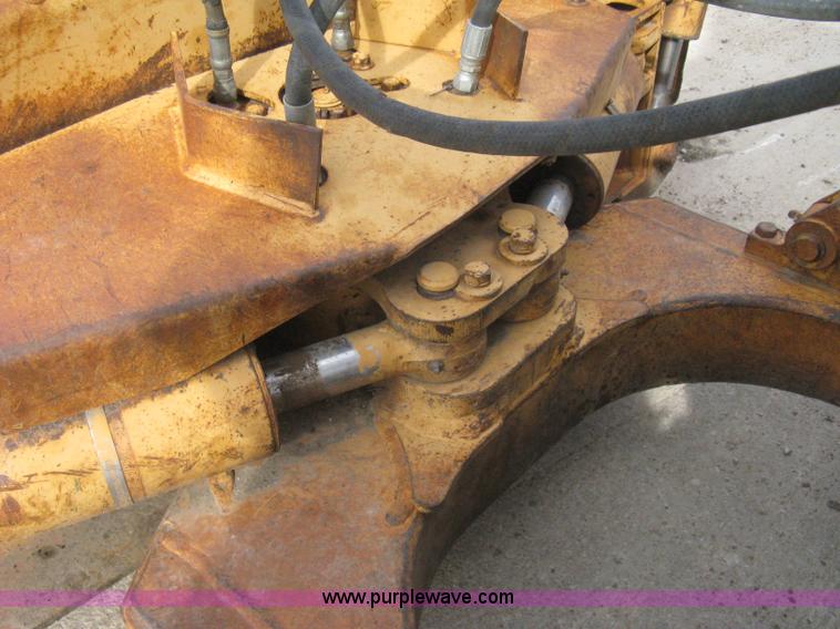 image for item I5582 1993 Case 550E long track dozer