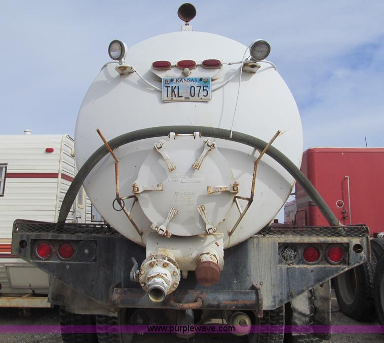 image for item I7151 1984 Ford 8000 water truck