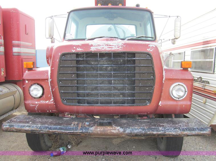 image for item I7151 1984 Ford 8000 water truck