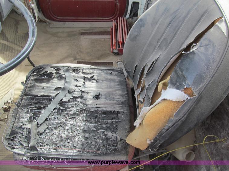 image for item I7151 1984 Ford 8000 water truck