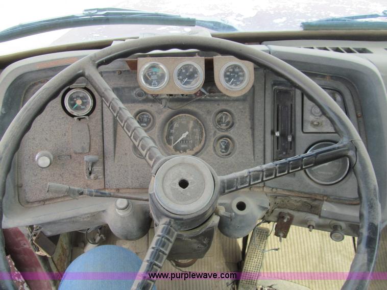 image for item I7151 1984 Ford 8000 water truck