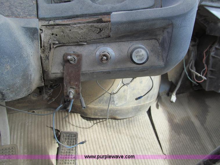 image for item I7151 1984 Ford 8000 water truck