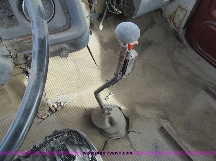 image for item I7151 1984 Ford 8000 water truck