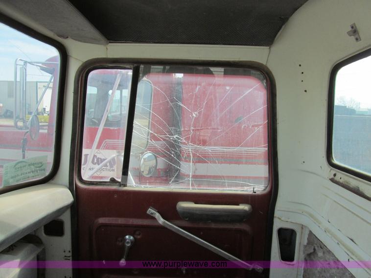 image for item I7151 1984 Ford 8000 water truck