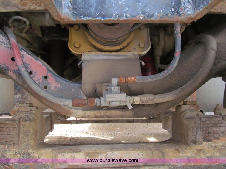 image for item I7151 1984 Ford 8000 water truck