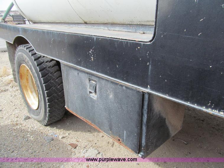 image for item I7151 1984 Ford 8000 water truck