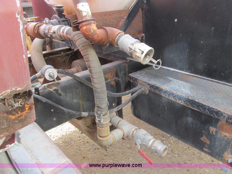 image for item I7151 1984 Ford 8000 water truck