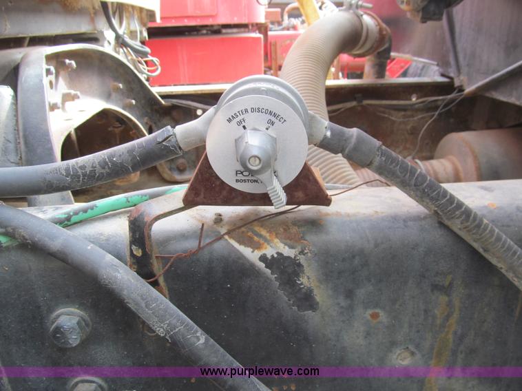 image for item I7151 1984 Ford 8000 water truck