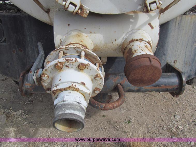 image for item I7151 1984 Ford 8000 water truck