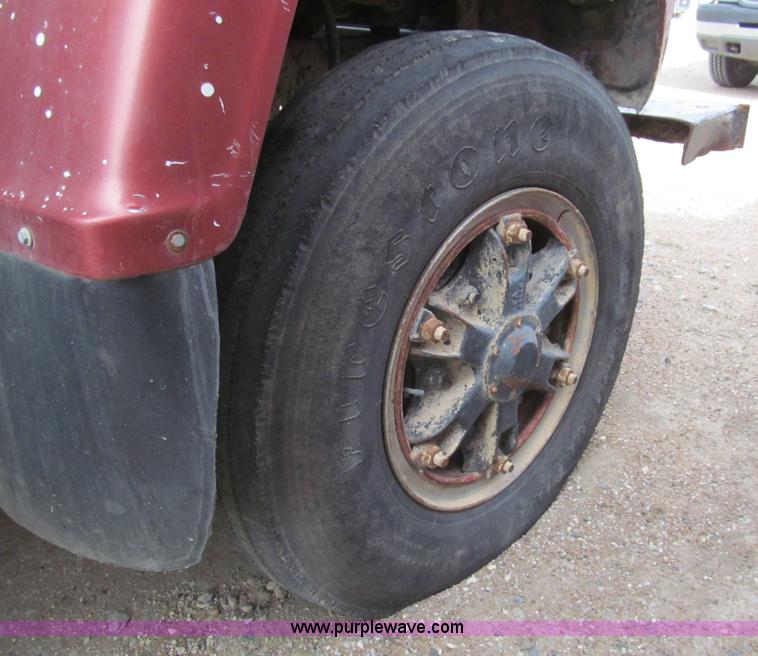 image for item I7151 1984 Ford 8000 water truck