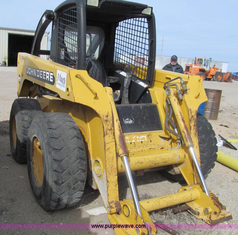 image for item I7152 1999 John Deere 270 skid steer