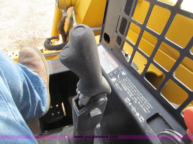 image for item I7152 1999 John Deere 270 skid steer