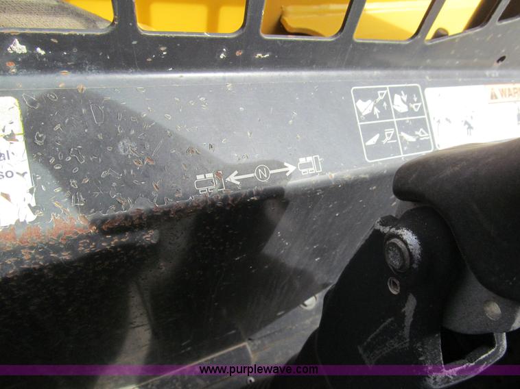 image for item I7152 1999 John Deere 270 skid steer