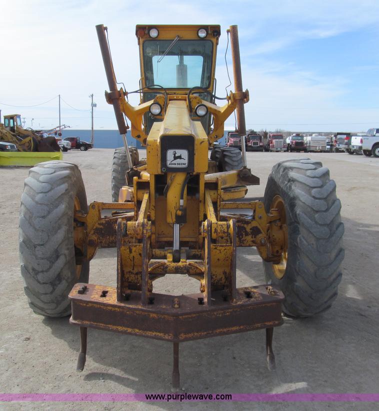 image for item I7153 1980 John Deere 770A articulated motor grader