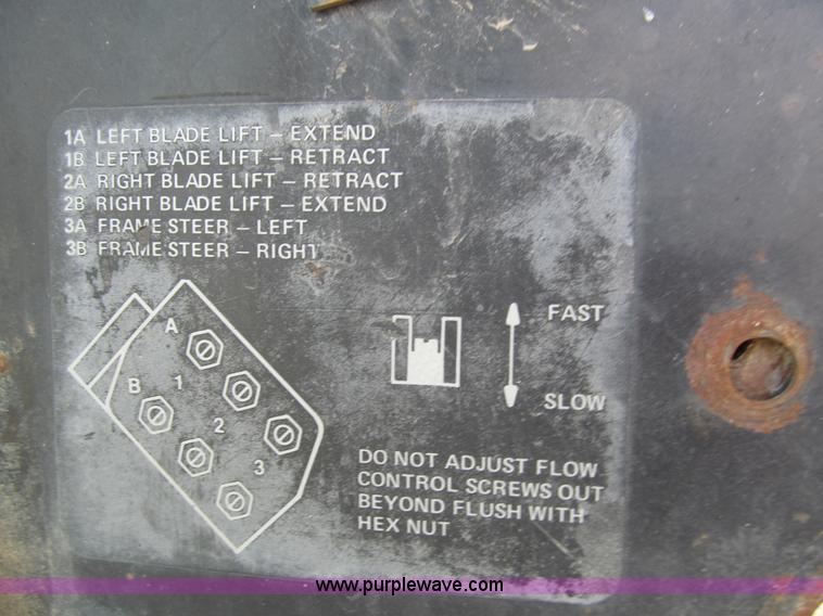 image for item I7153 1980 John Deere 770A articulated motor grader