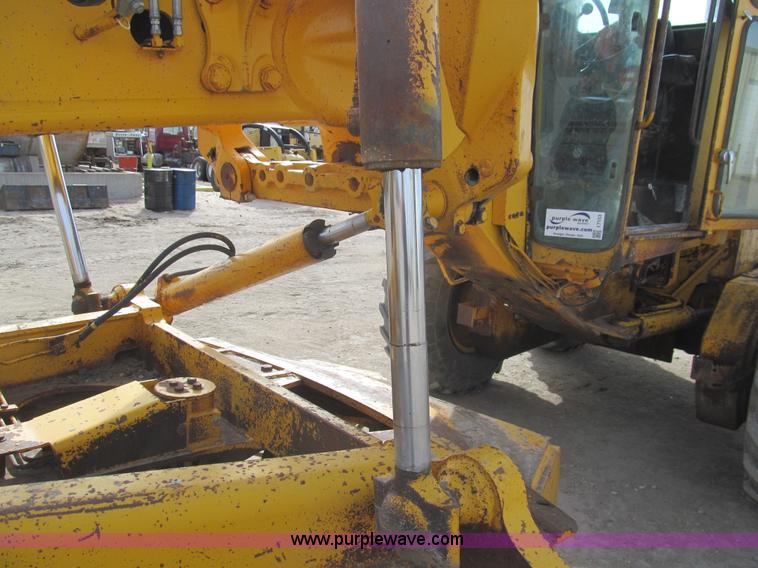 image for item I7153 1980 John Deere 770A articulated motor grader