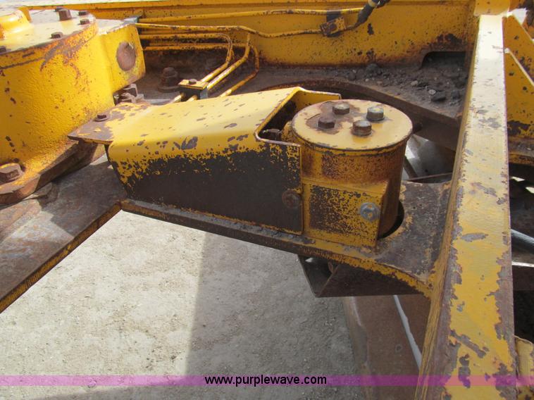 image for item I7153 1980 John Deere 770A articulated motor grader