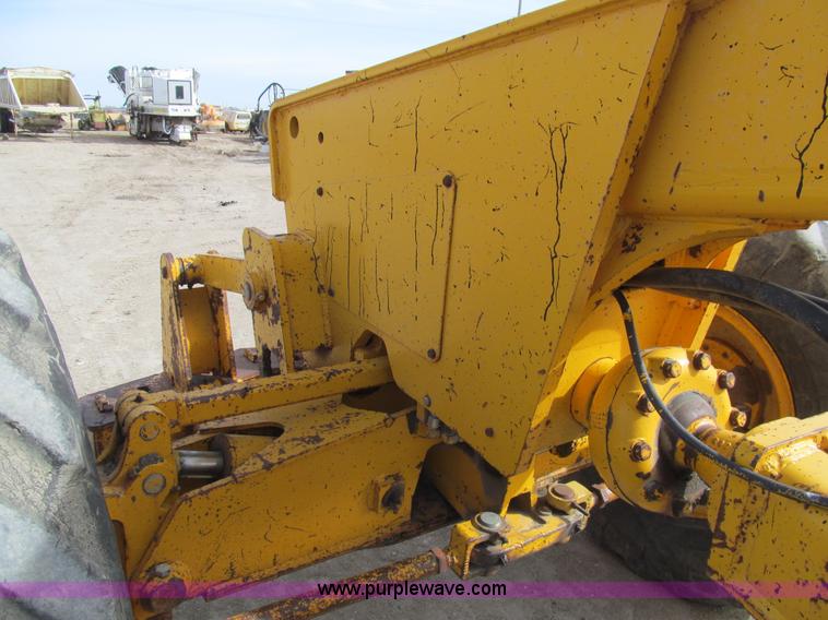 image for item I7153 1980 John Deere 770A articulated motor grader