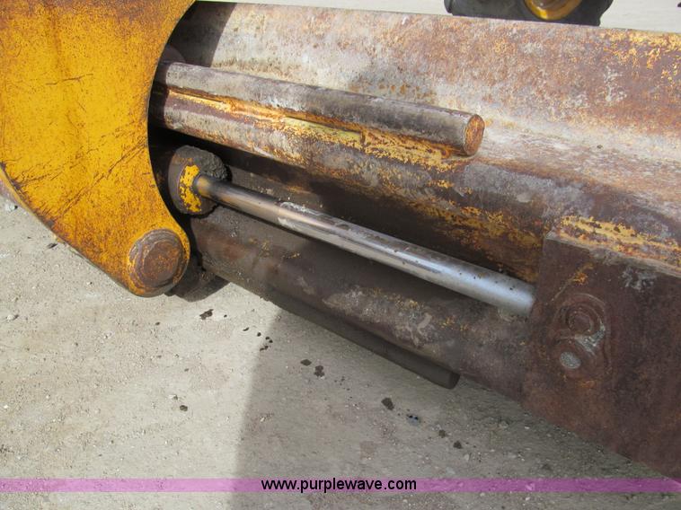 image for item I7153 1980 John Deere 770A articulated motor grader