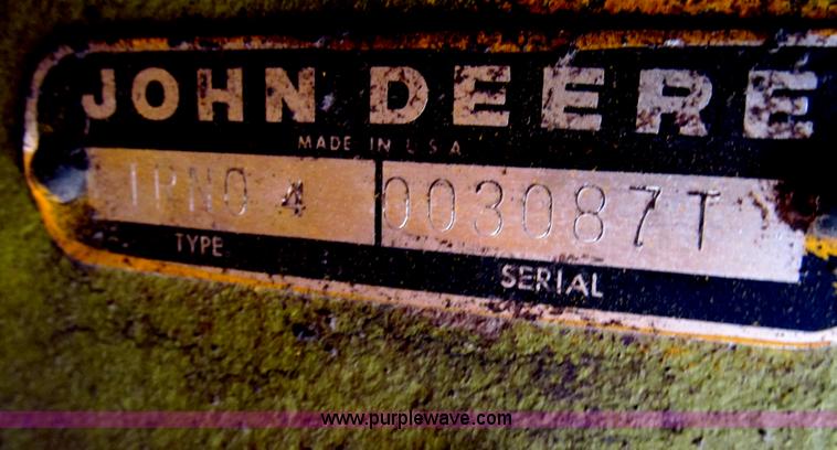 image for item I7153 1980 John Deere 770A articulated motor grader