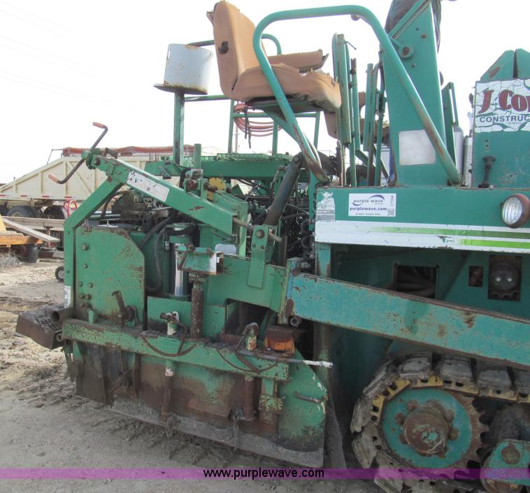 image for item I7154 1988 Barber Greene BG225B paving machine