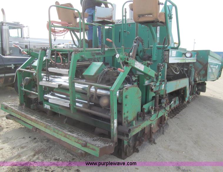 image for item I7154 1988 Barber Greene BG225B paving machine