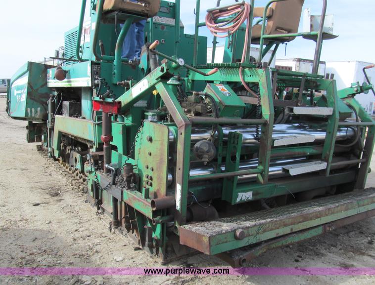 image for item I7154 1988 Barber Greene BG225B paving machine