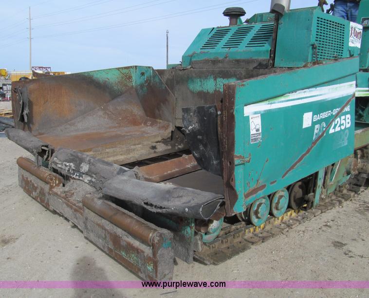 image for item I7154 1988 Barber Greene BG225B paving machine