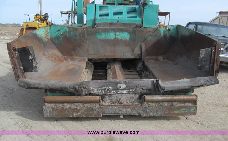 image for item I7154 1988 Barber Greene BG225B paving machine