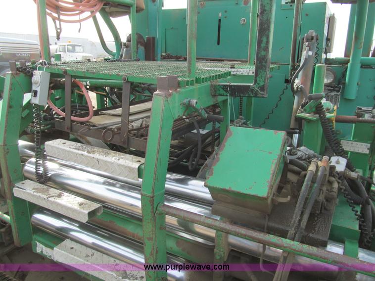 image for item I7154 1988 Barber Greene BG225B paving machine