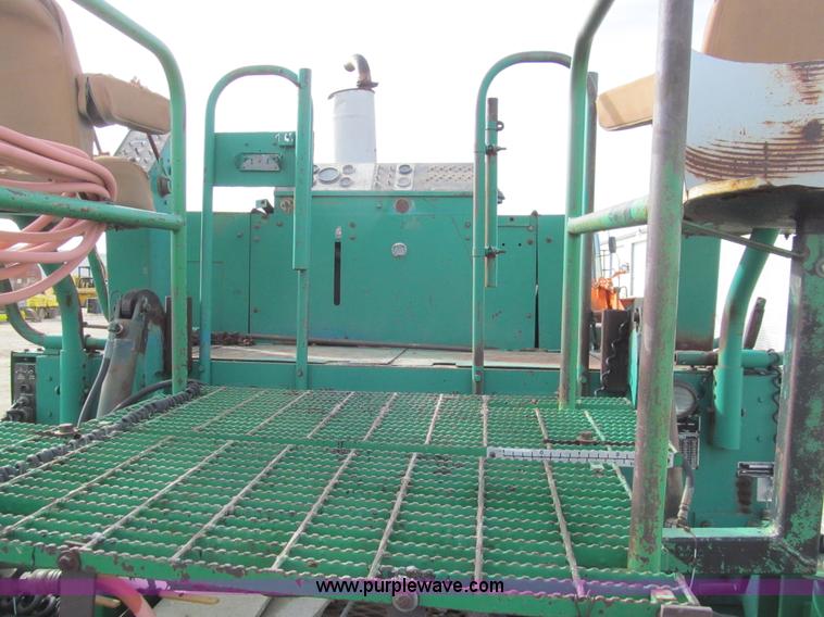 image for item I7154 1988 Barber Greene BG225B paving machine